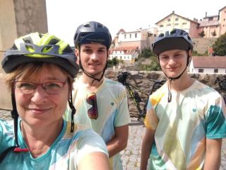 Tuto krásnou fotku nám zaslala paní Silvie M. se vzkazem: Z triček jsme nadšení! :-) Děkujeme a budeme se těšit na další...